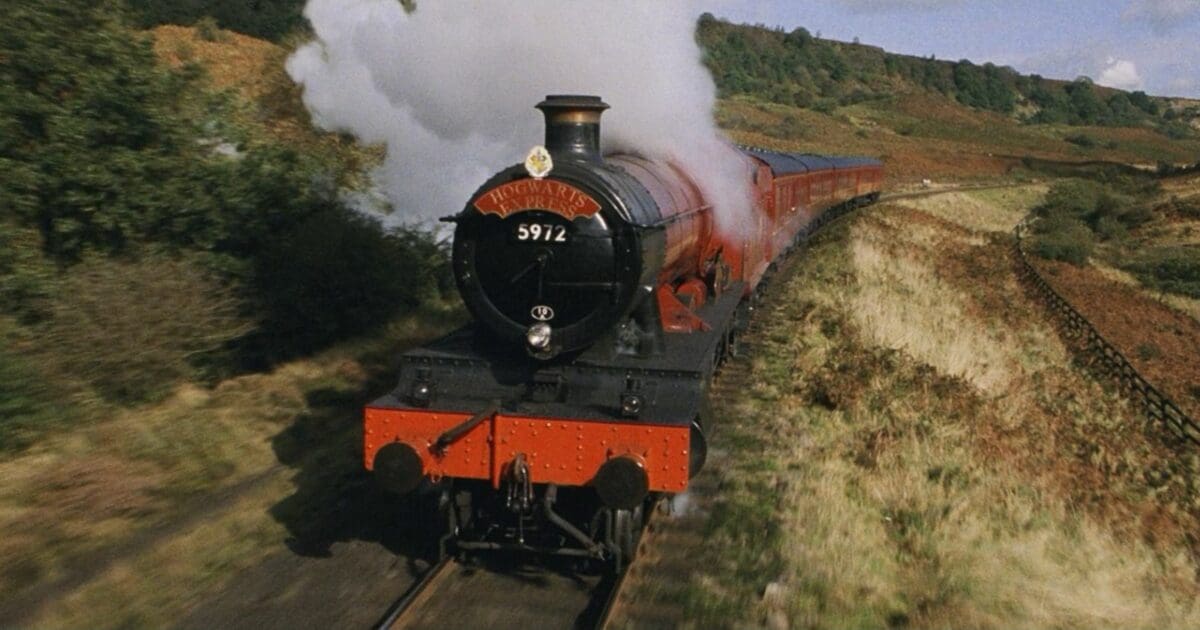 Hogwarts Express Train - GWR 4900 Class 5972 Olton Hall