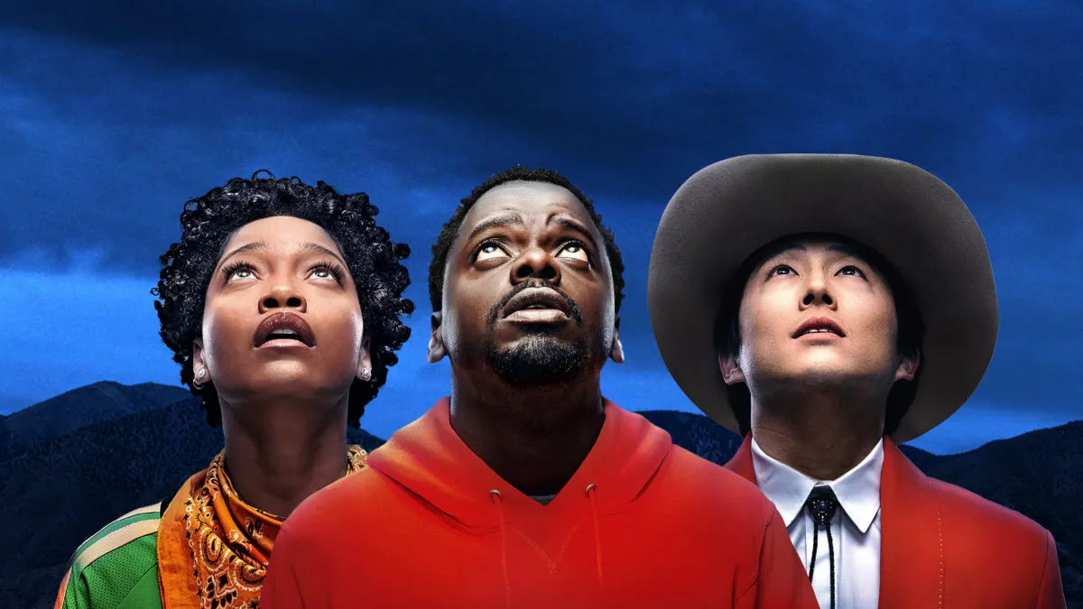 Low Angle Shot: Meaning, 10 Movie Examples and the Worm’s Eye View